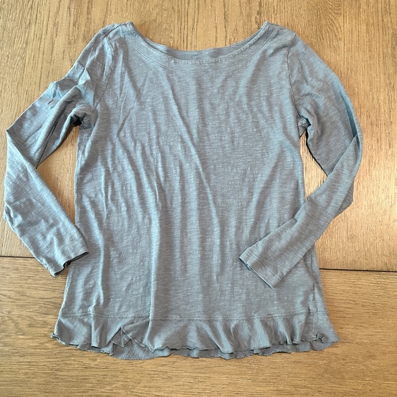 Susina Tops - Susina Long Sleeve Boatneck T-Shirt Size Small Blue